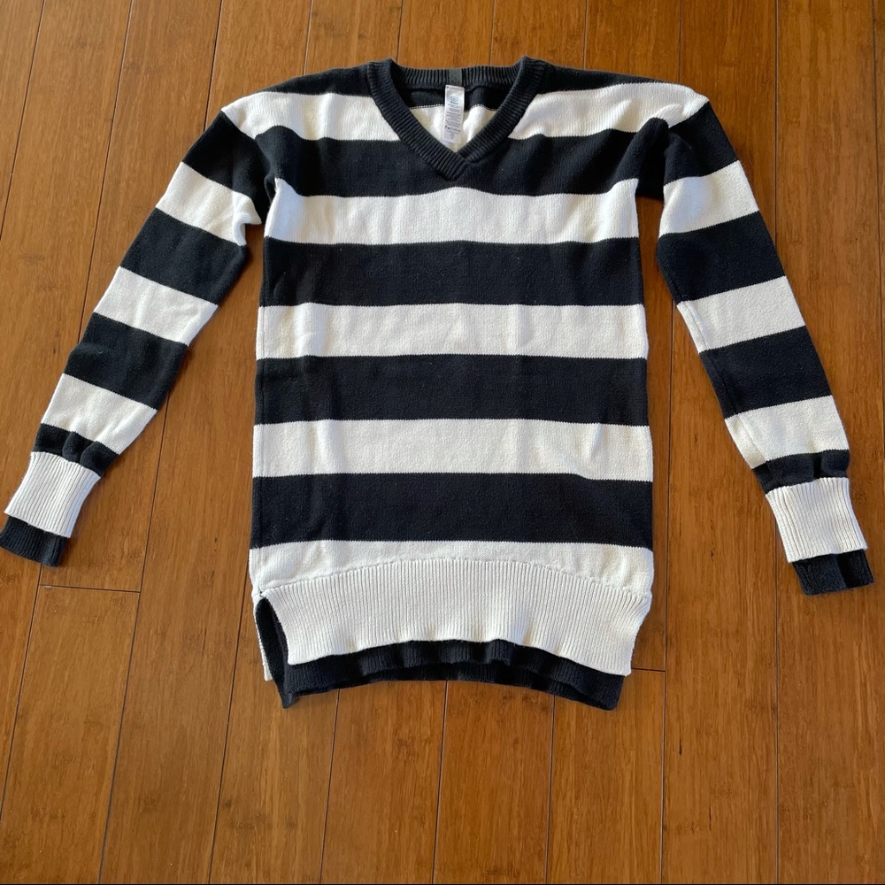 Ivivva girls sweater